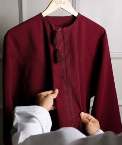 Burgundy Tassel Thobe