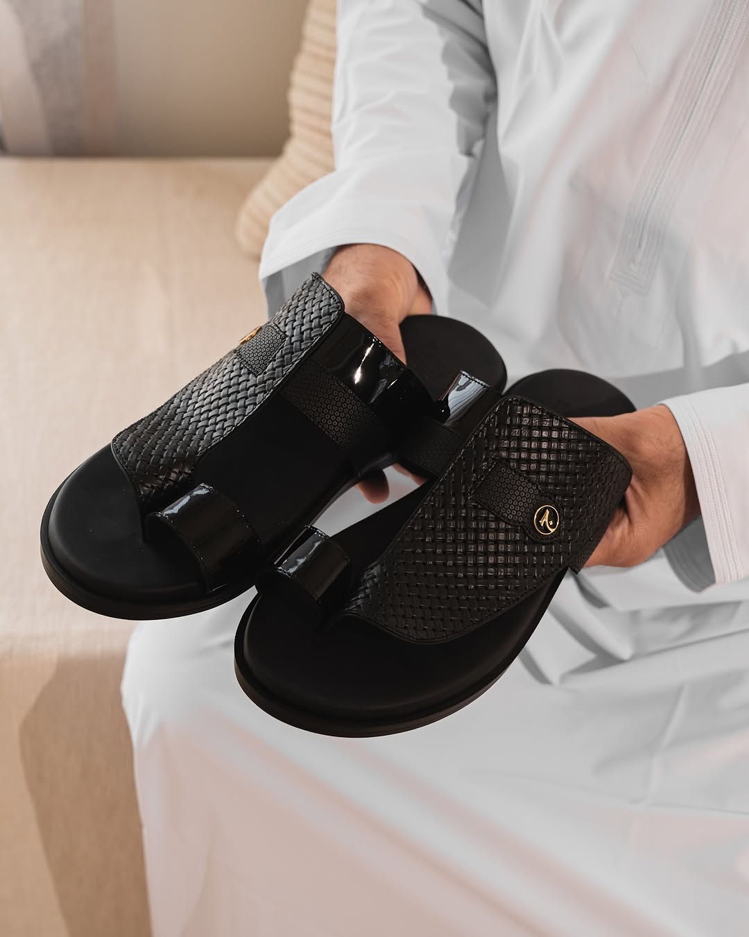 JELD Black Woven Texture Flat Leather Sandal