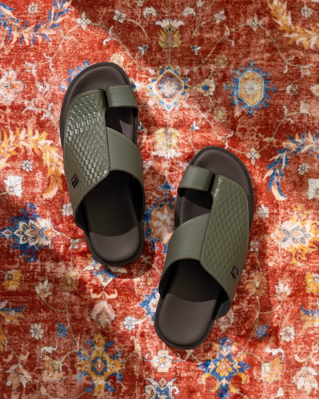 JELD Olive Quilted Cross-Strap Premium Crepe-Sole Sandal