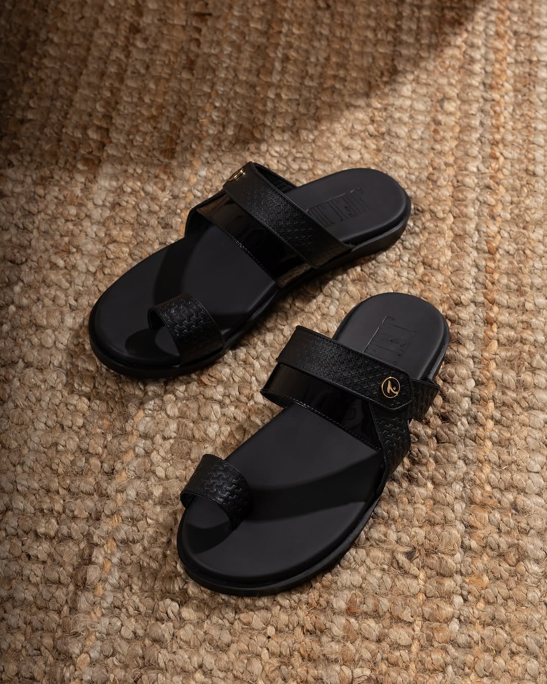 JELD Black Woven Texture Flat Leather Sandal