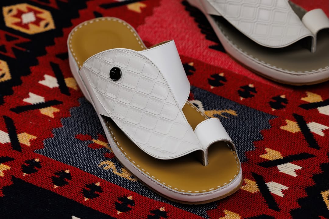 JELD White Croc-Embossed Raised Sole Sandal
