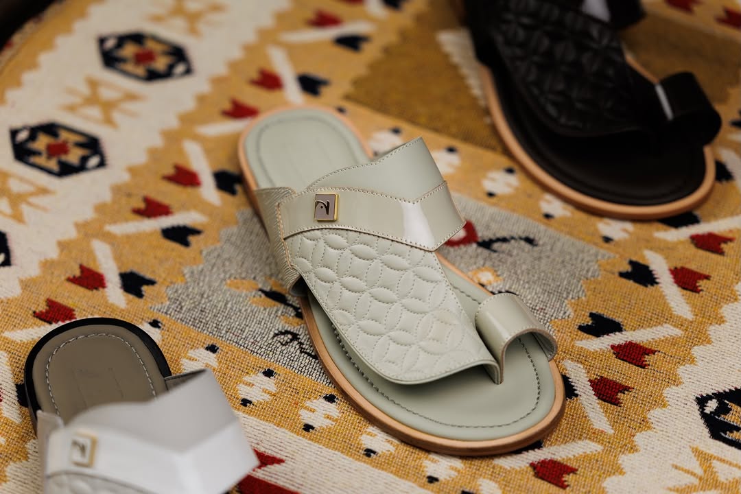 JELD Cream Quilted Reinforced Heel Sandal