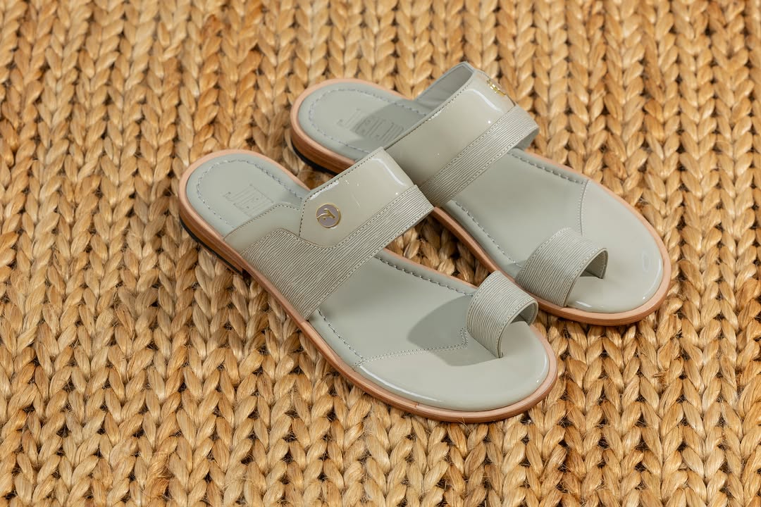 JELD Mint Smooth Double-Strap Reinforced Heel Sandal