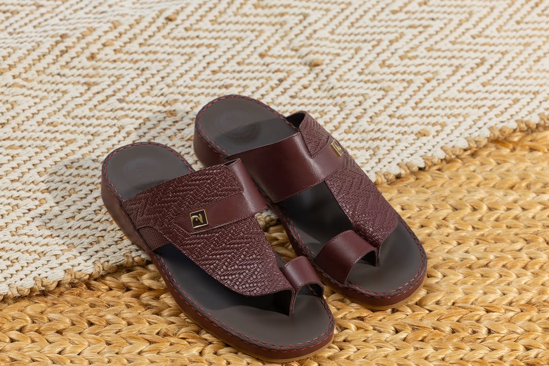 JELD Burgundy Croc-Embossed Raised Sole Sandal